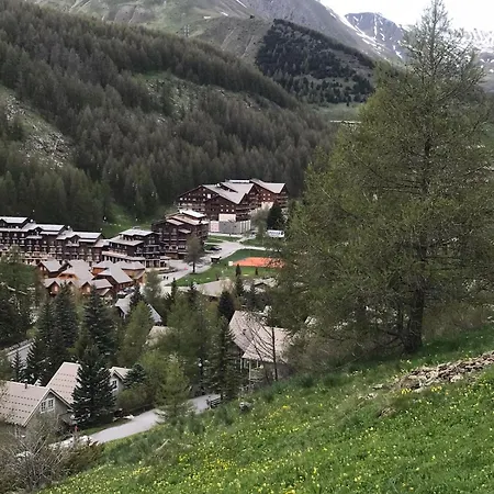 Bas De Station La Foux