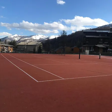 Bas De Station La Foux *