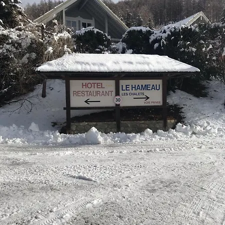 Bas De Station La Foux *