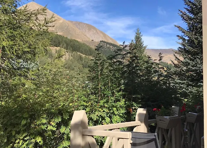 Bas De Station La Foux *